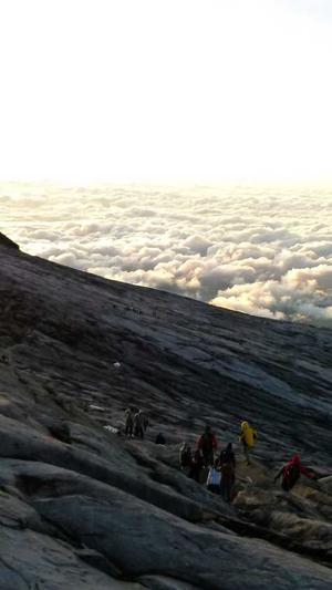 黑料不打烊最新章节截图1